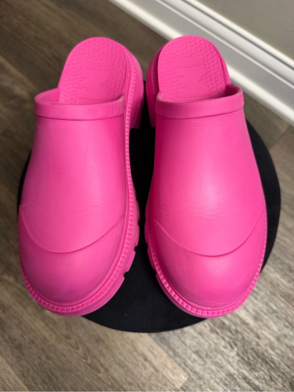 Impala Bubble Soft Mules- Hot Pink - Picture 2 of 7